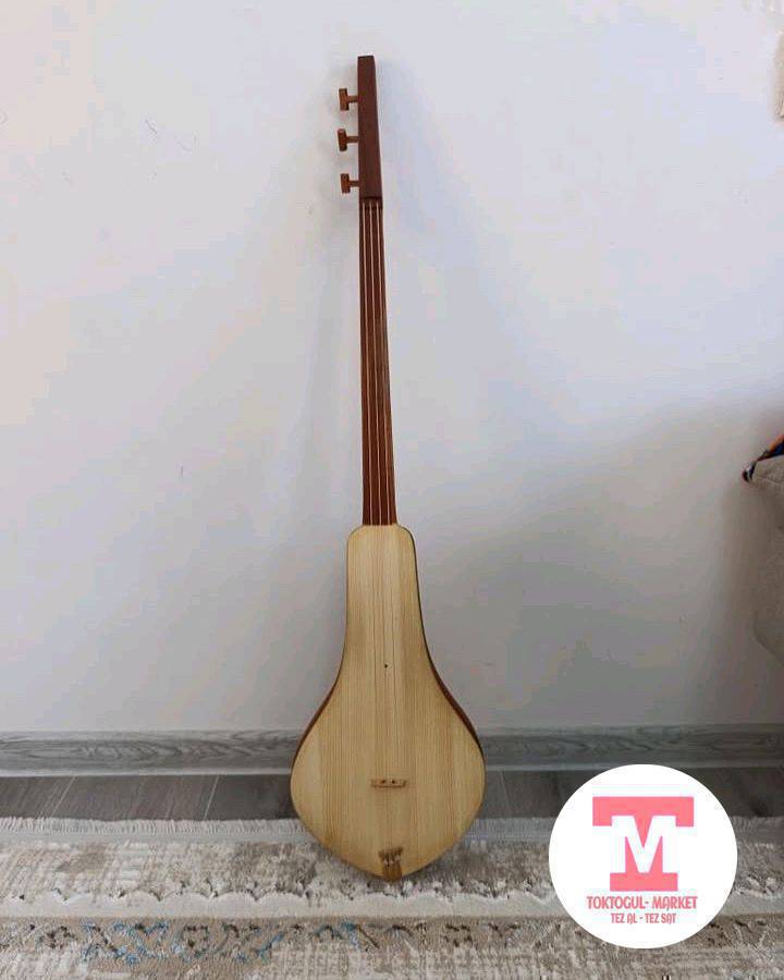 орук комуз сатылат абалы жакшы таза баасы кеми бар