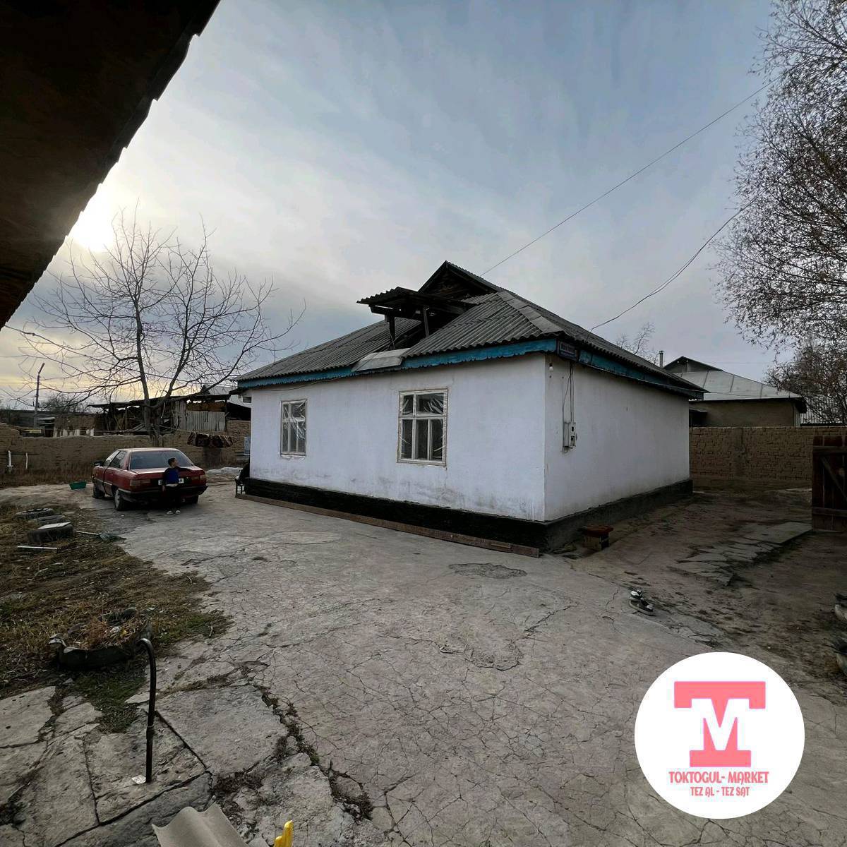 центральный мечиттин жанында Медеров кочосунон чон там сатылат