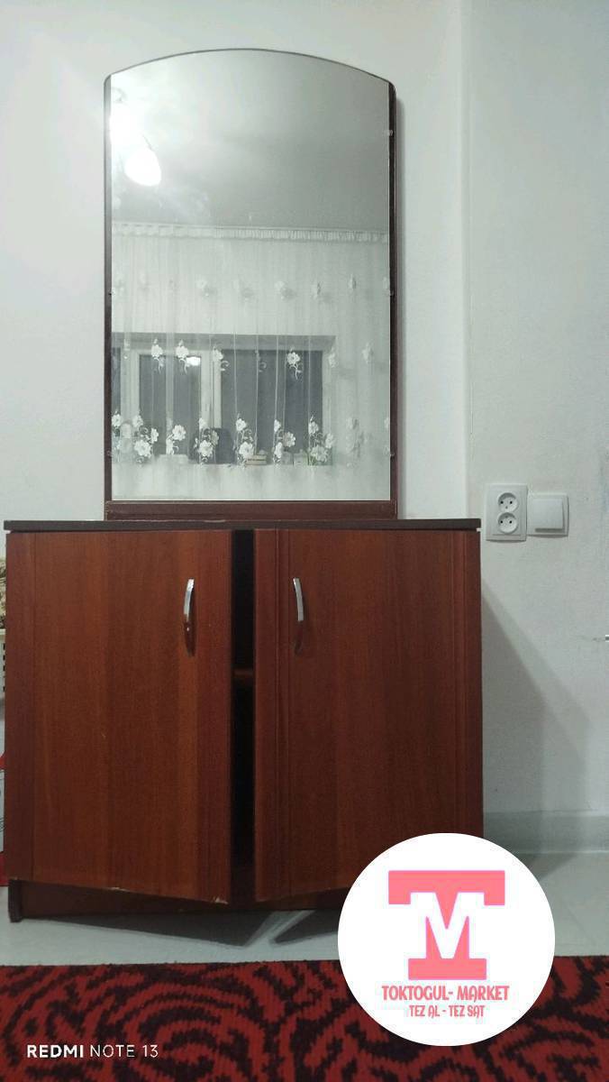 Сатылат абалы жакшы,тушуп берем,адрес Ак жоон.