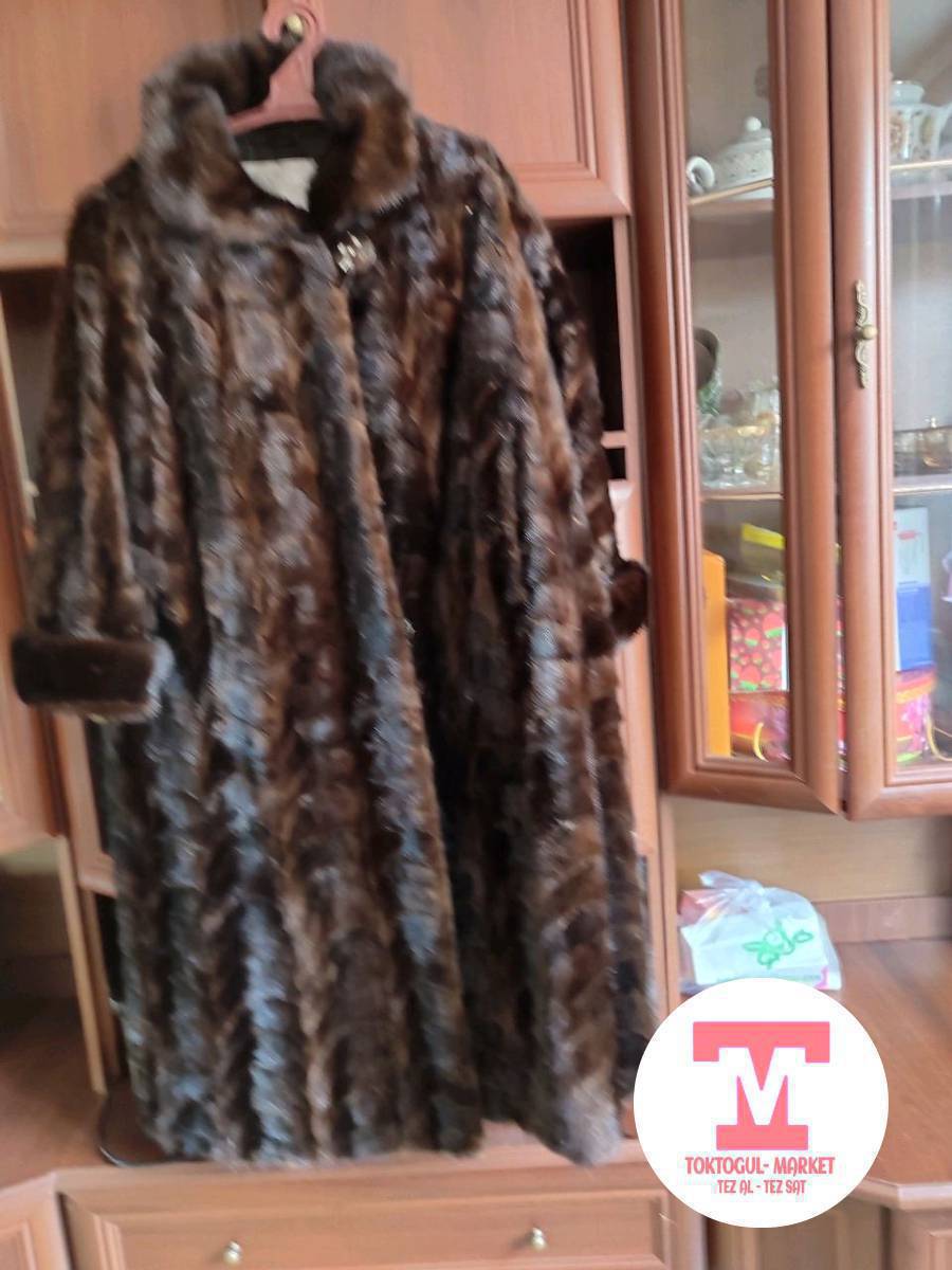 Натуральный  шуба сатылат.