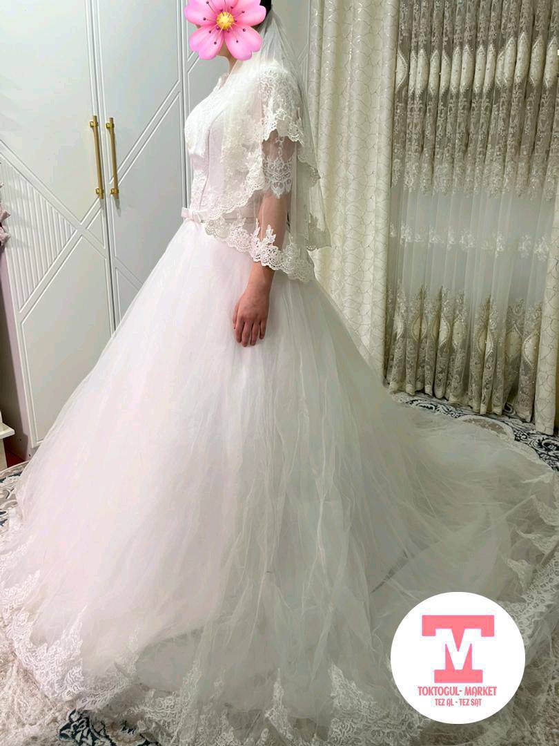 1 эле кийилген Москвадан келген размер 44,46 тушот