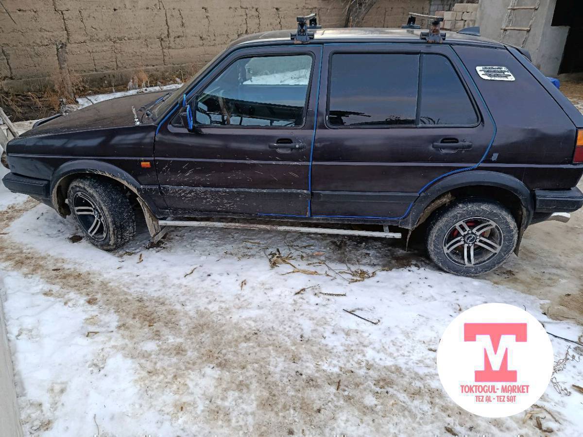 гольф сатылат срочно.жылы1990 объем 1,8 состояниесы жакшы абалда.малга бартер болоберет.баасы 155000. суйлошу жолу бар.0500929210