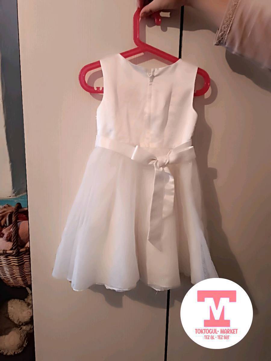 3-5 жаш кыздарга ылайыктуу койноктор сатылат.