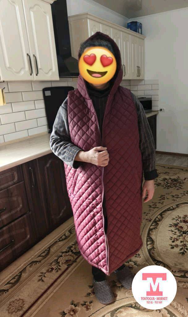 Баары жаңы,размер туура келбей калды, Жеңижоктун раз.XXXL,баасы1500с.
бут кийим 700с.раз.38,5