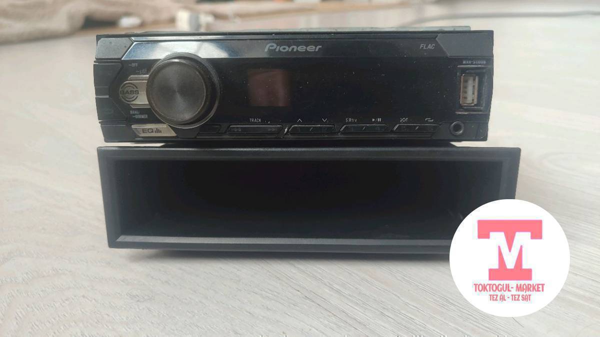 сатылат жаны бойдон , блютуз , юзби , аух баары иштейт алдында жаны кармашксы менен ,  баасы болушу 2500