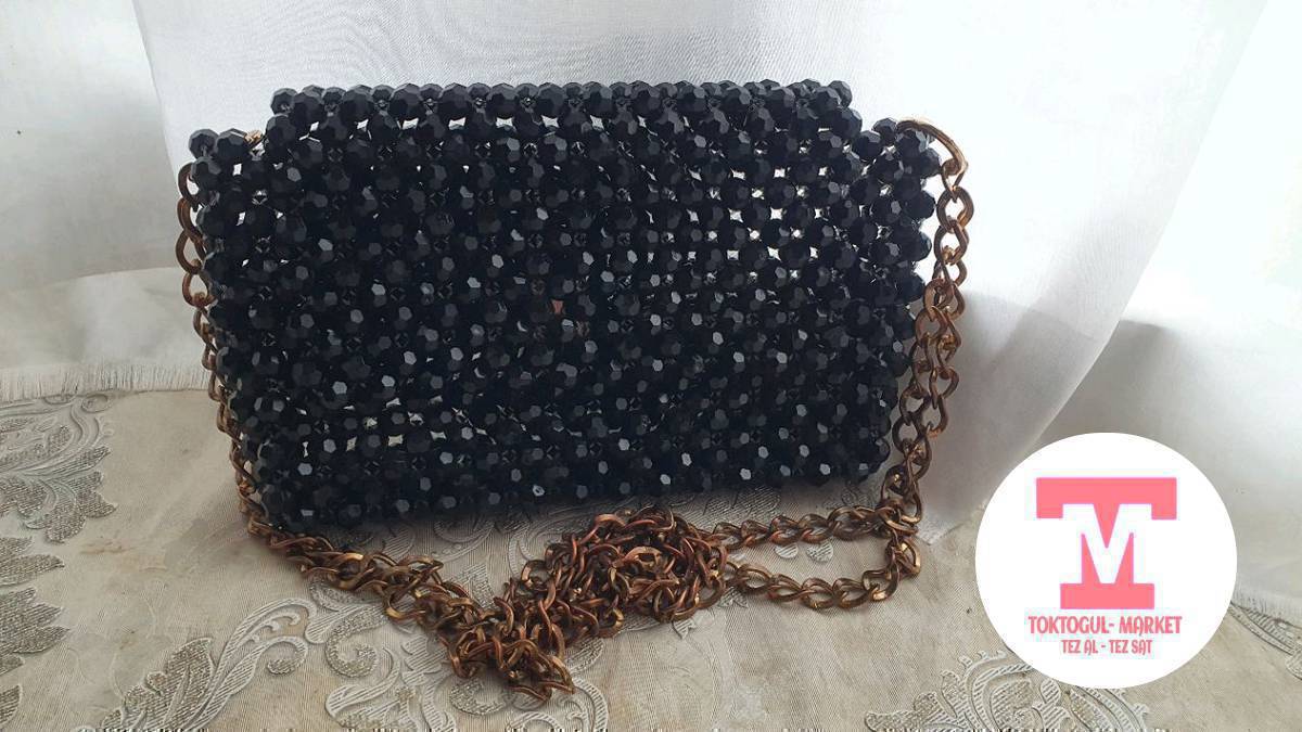 сумкалар 700сомдон 
койнок 600 сом койнок жаны бир эле кийилген розывый сумка жаны бойдон которгон эмесмин кара сумка 1 2 коротгом аябай арзан сатып жатам акча керек болуп  алыныздар