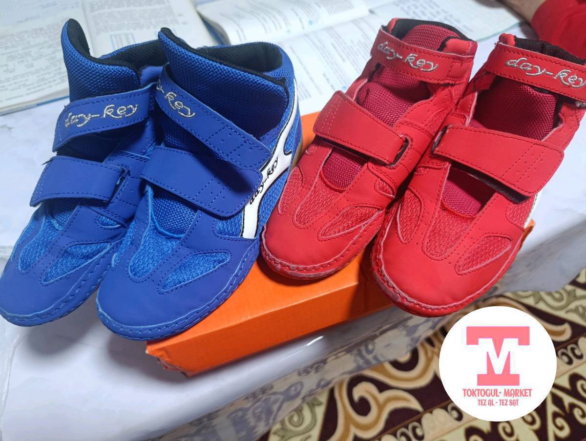 Саламатсыздарбы?? Борцовкалар сатылат 35-36 размерлери.Триколор 38-40размери.