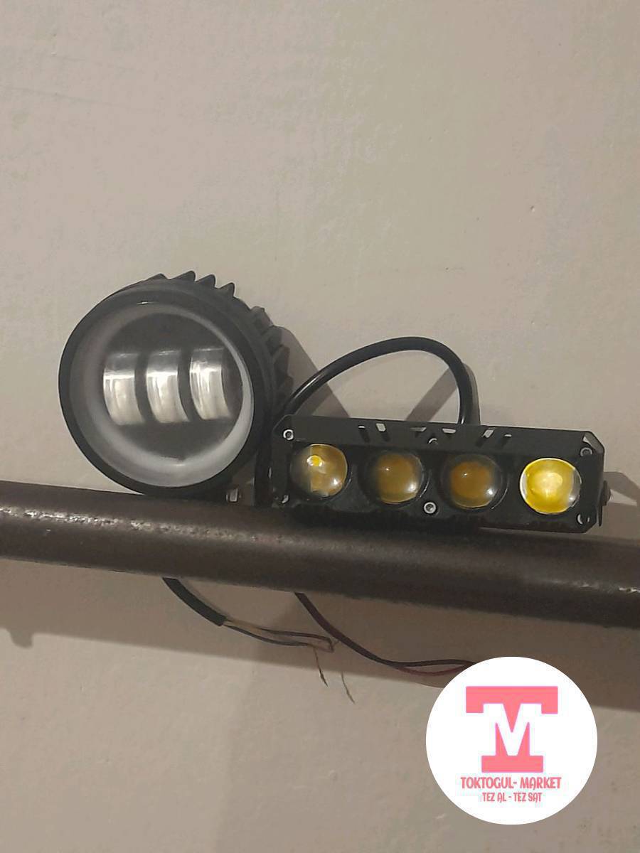 Эки доп фара сатылат срочно 30W ток
тоголотуп доп фара бирас колдонулган 
иштеши жакшы 30w баасы 1000 сом 

4 линзалу доп фара сатылат 5 положениясы бар Ото жакшы без сарапина жаңы 1200 сом 
1. белый фара
2. туманый фара
3.маргайющий белый
4. туманый маргающий 
5.туман фара +белый фара маргающий