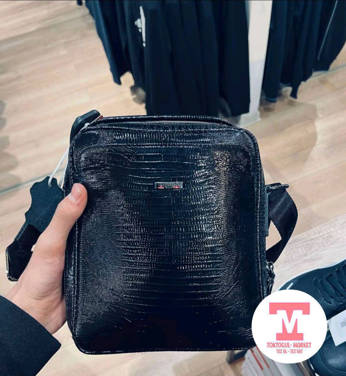 Бүтүн барсетка сатылат жаңы масло 6жарымга алгам түшүрүп берем