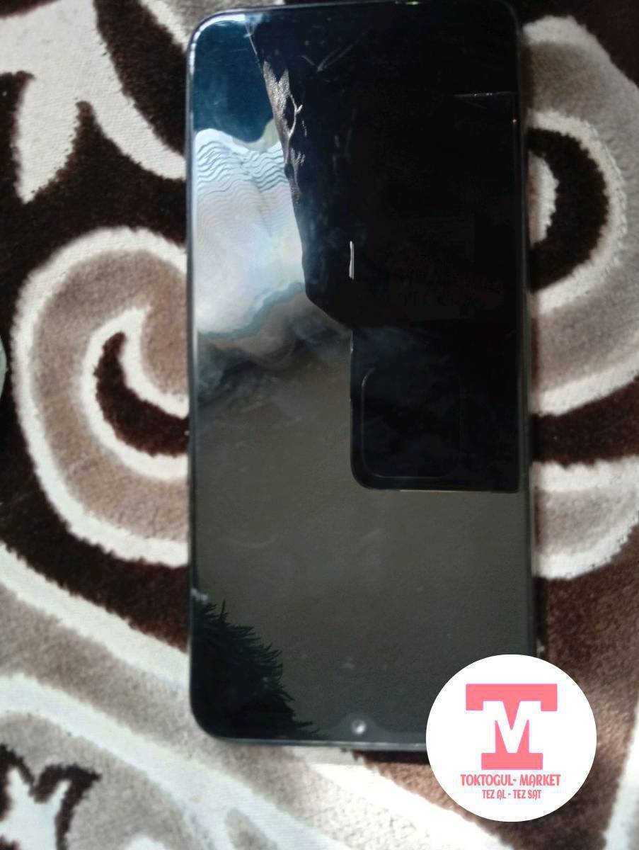 Телефон жана колонка сатылат