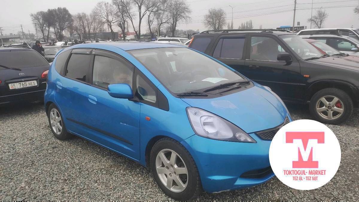 хонда фит сатылат срочно объем 1.4
2008жыл американец