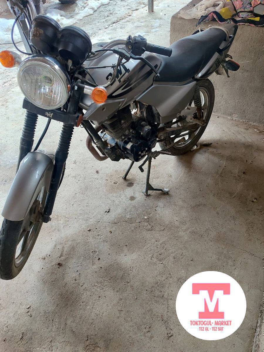 Мотоцикл ЗиД
150куб
жылы-2017
абалы жакшы баксы
65000сом малга соодалашуу
жолу болот.
