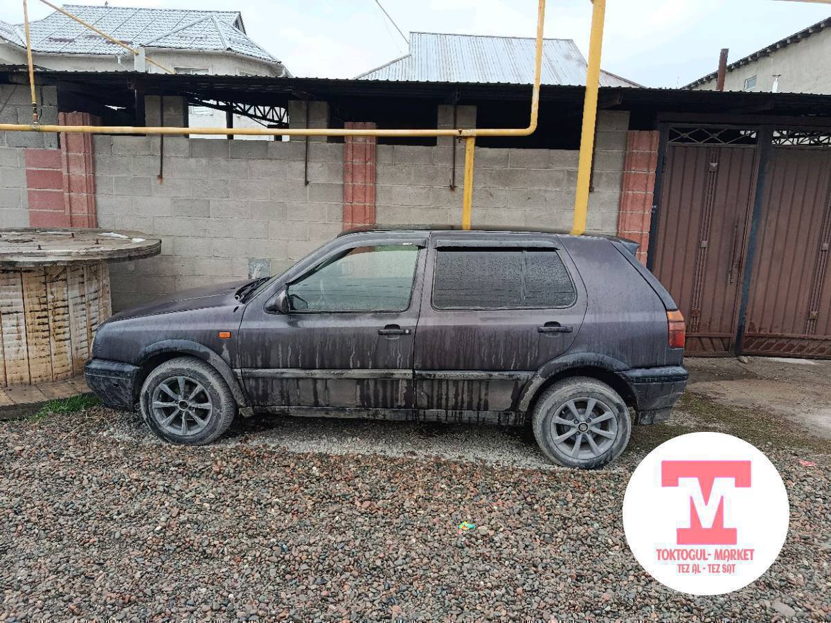голф3 сатылат срочно. 1.6моно 5ступка. 115мин срочно. фара гуйбой атат калганы жакшы. 0700413622
