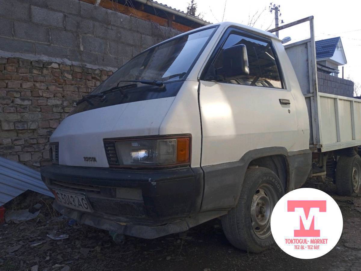 Сатылат : ТОЙОТА бортовой грузовик , дв. объем 2, бензин.Кпп -механика. Мотор жакшы май жебейт тутобойт, коробка жакшы, донголоктору жакшы.Абалы жакшы. Токтогулда. Срочно ээсине берем. Оформление болот. Вариант бар ,малга . Наличкага 200 м.сом.