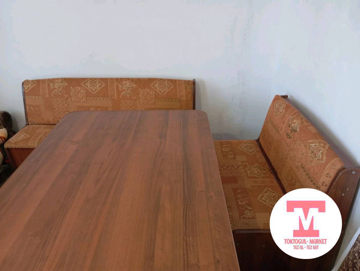 уголок сатылат стол, стульчиктери менен. жаны
набор уголок стол, стульчиктери менен.
жаны