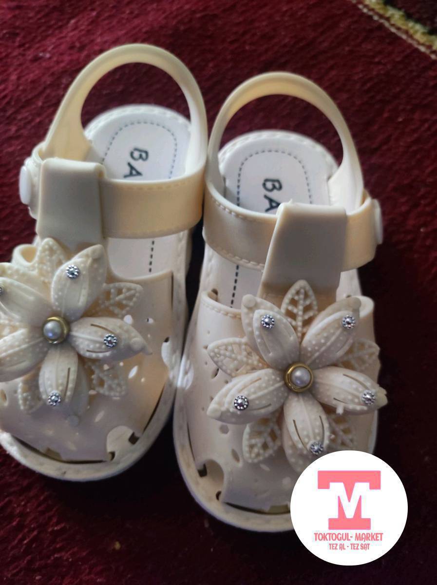 босаношка сатылат 24размер