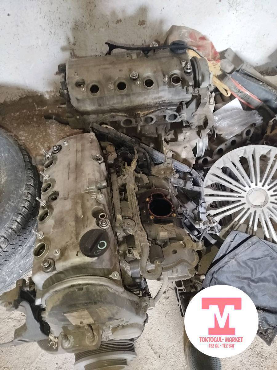 Хонда стрим 1,7 объем 
Эки матору,  каробкасы сатылат запчастка же ондоп айдасанар болот бир матордун запчастары жаны