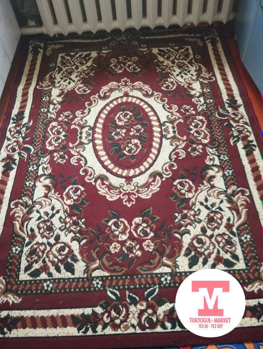 кимлем паластар сатылат арзан баада.2000 сомдуктар жана 600 сомдуктар 
кичинелер 600 чондору.2000 сомдук.