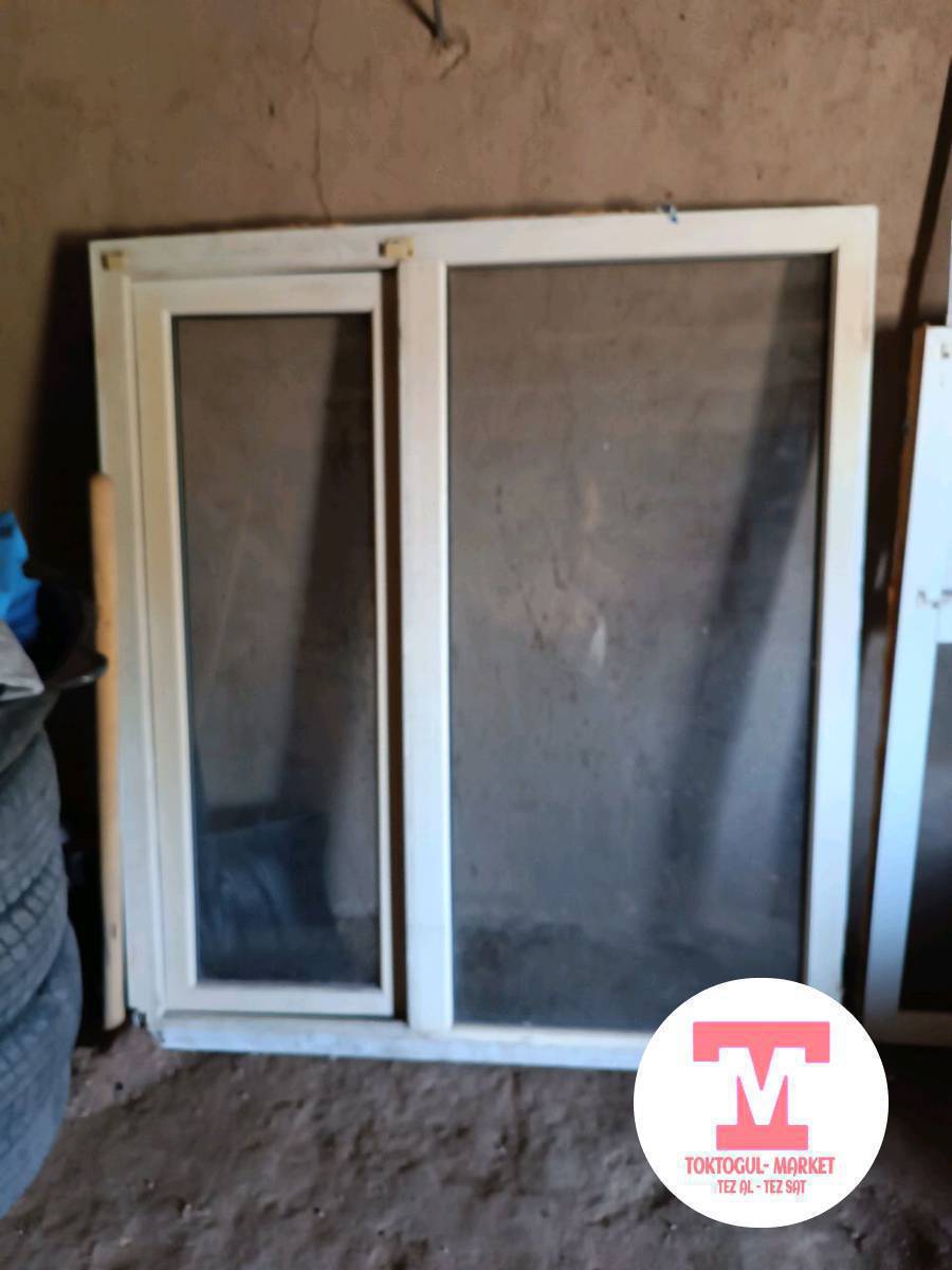 Пластик айнек сатылат 1,27*1.47 баасы 3мин сом