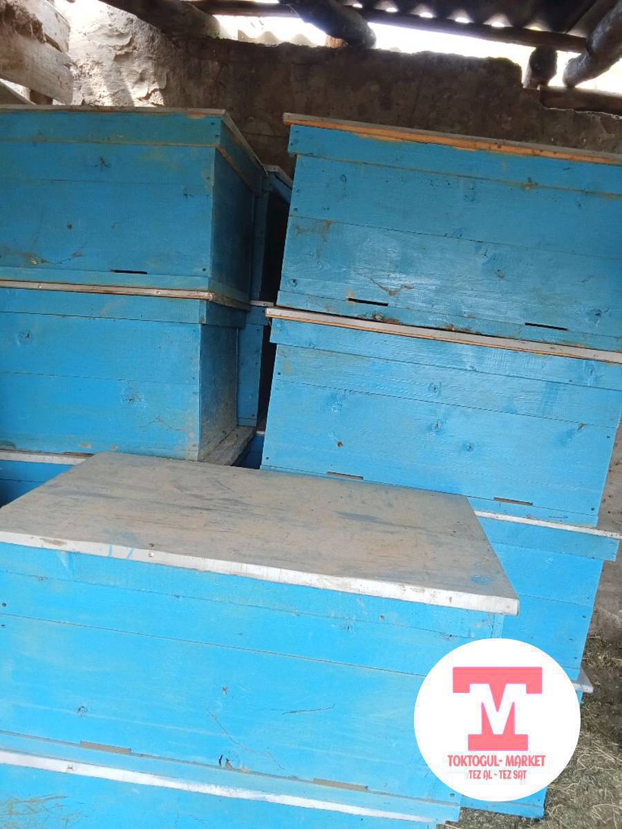 Бал ящик сатылат жаны.Карагайдан жасалган.