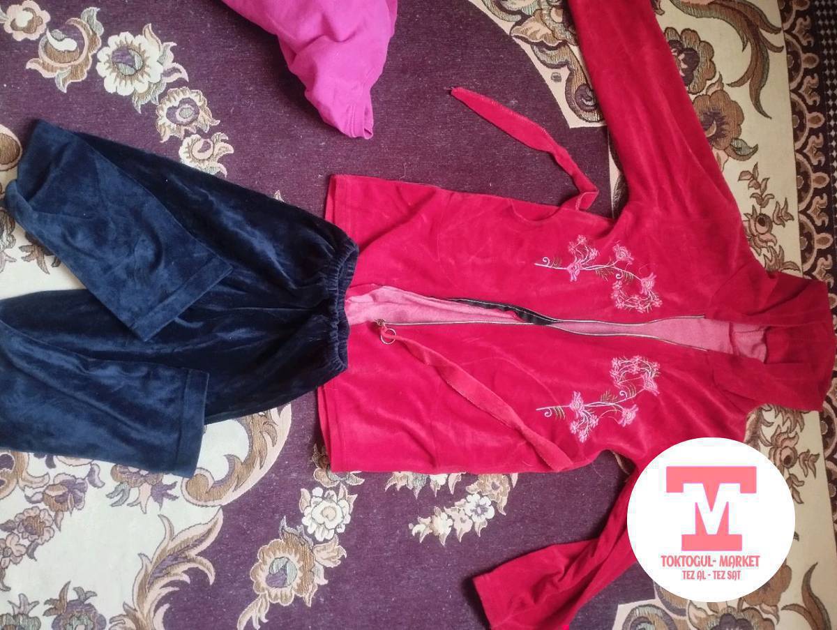 халатты шымы менен почти жаны Бир эле жолу кийилген баасы 500 сом 6  7 жашка туура келет