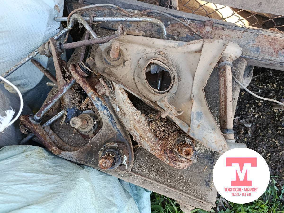 Жигулинин комплек 4 штук вилкалары сатылат зынк бойдон бирас эле сыртары зандап калган 1000 сом баары