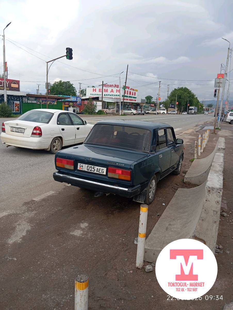 ваз 2107 инжектор сатылат машина жакшы абалда кылатурган иштери жакшы мост коробка идеаль мотордон май жебейт, басы келишим турдо запчамтары 90 процент тетиктери жаны