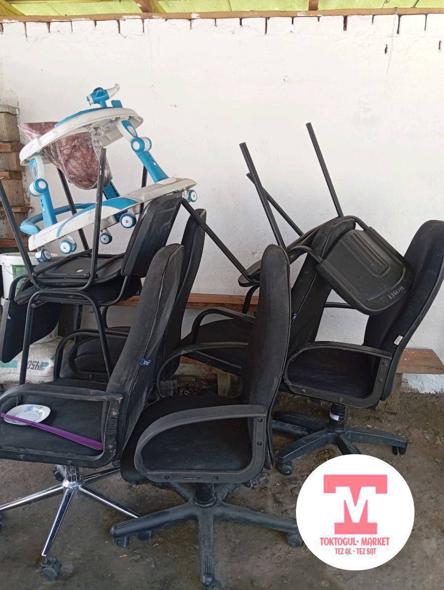 офисный креслолор сатылат 2000ден парта 3000