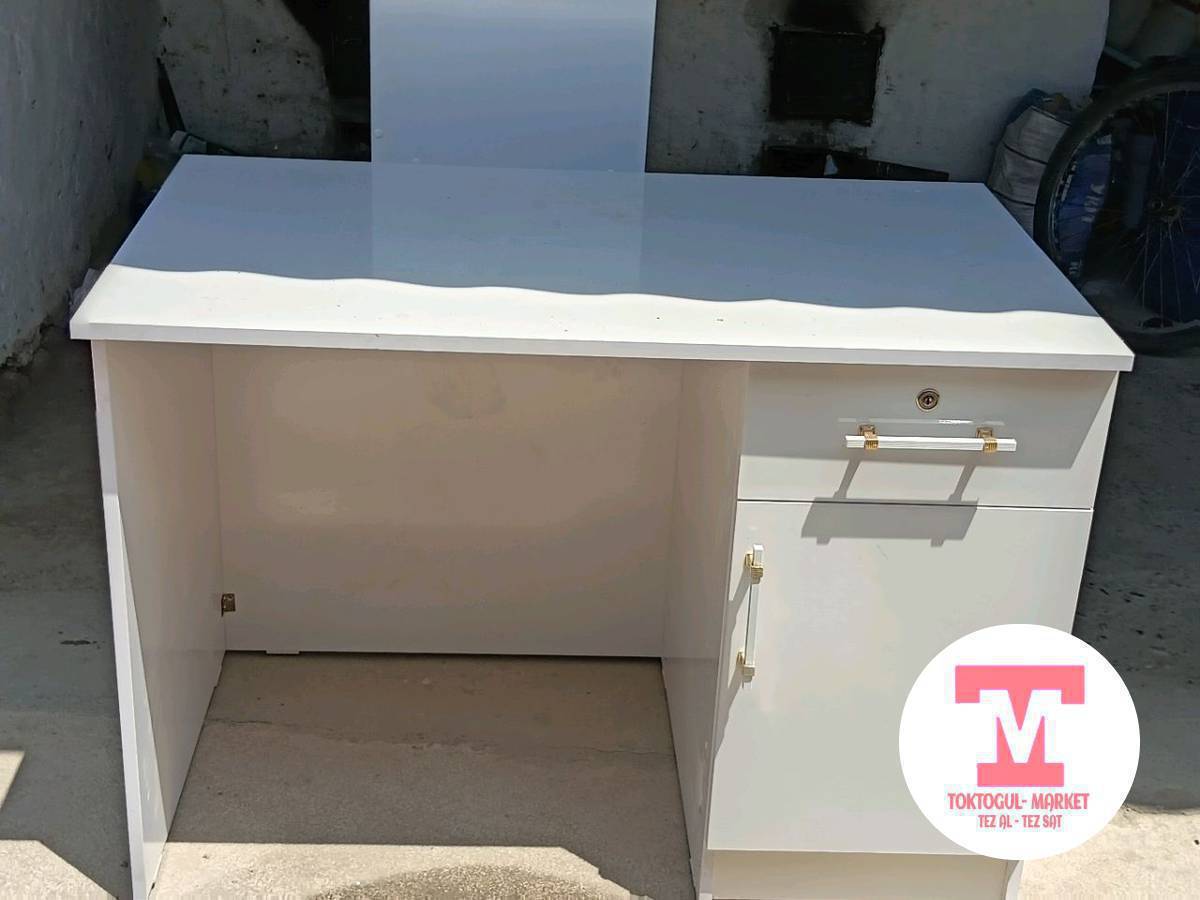 магазинге жаны полка кассавой стул сатылат жаны колдонулган эмес