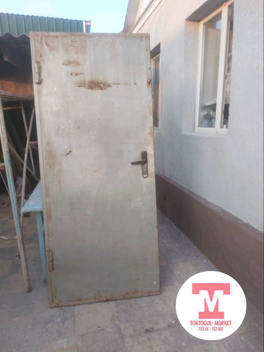 темир каалга сатылат,размери 0,88 × 2.06  жылууланган эмес